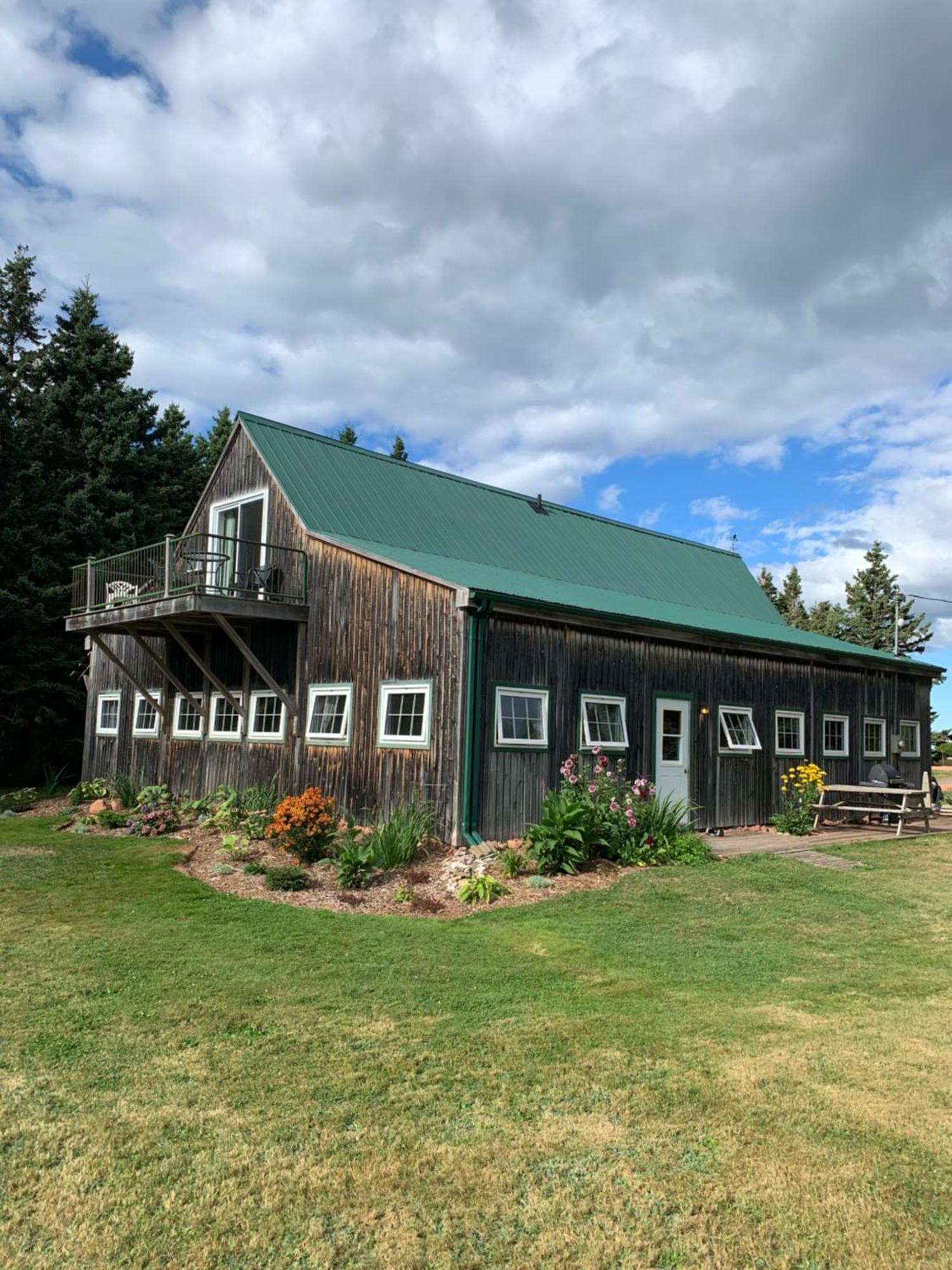 The Barn At Spry Point Hostel Little Pond Exterior photo