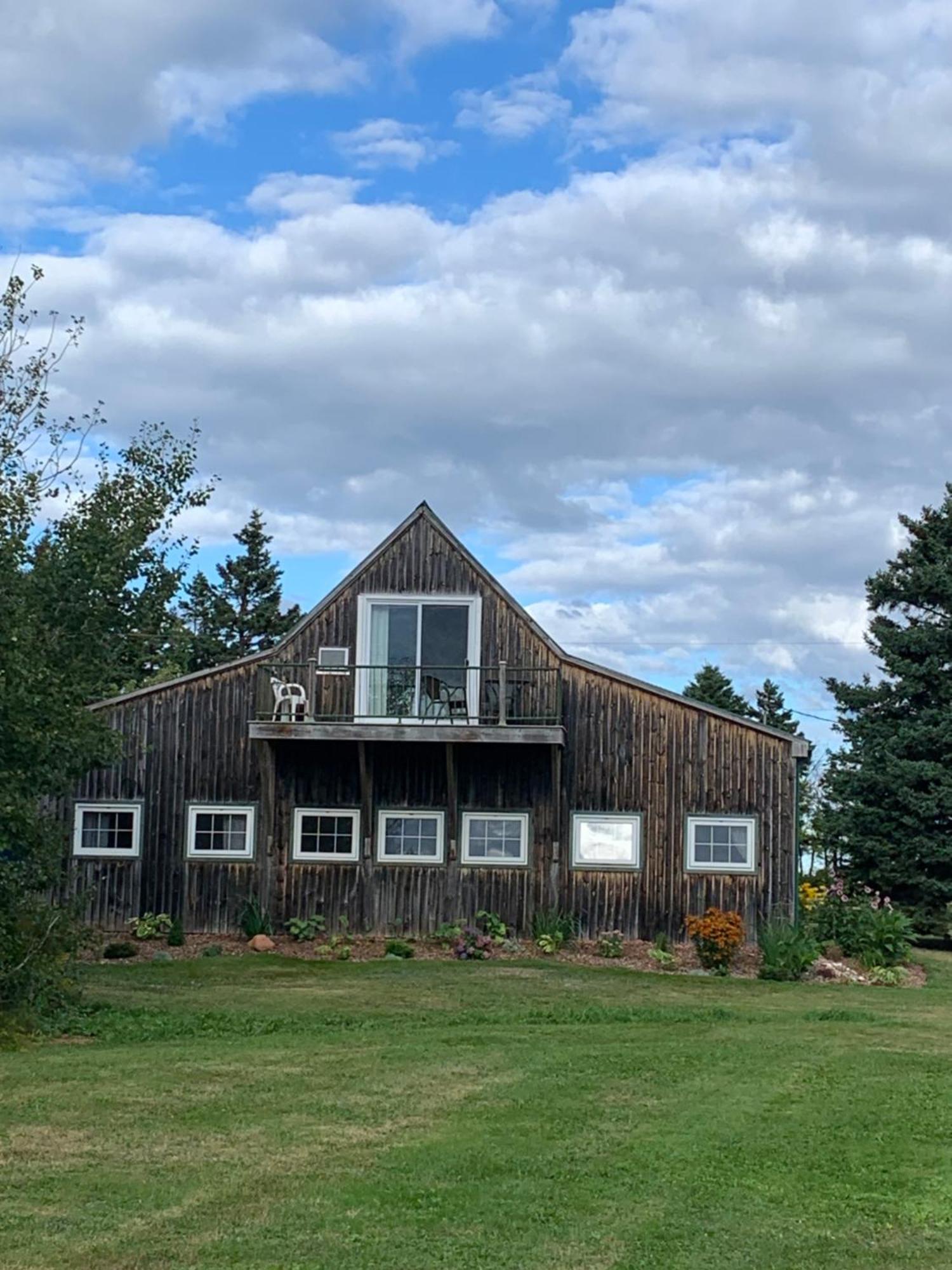 The Barn At Spry Point Hostel Little Pond Exterior photo