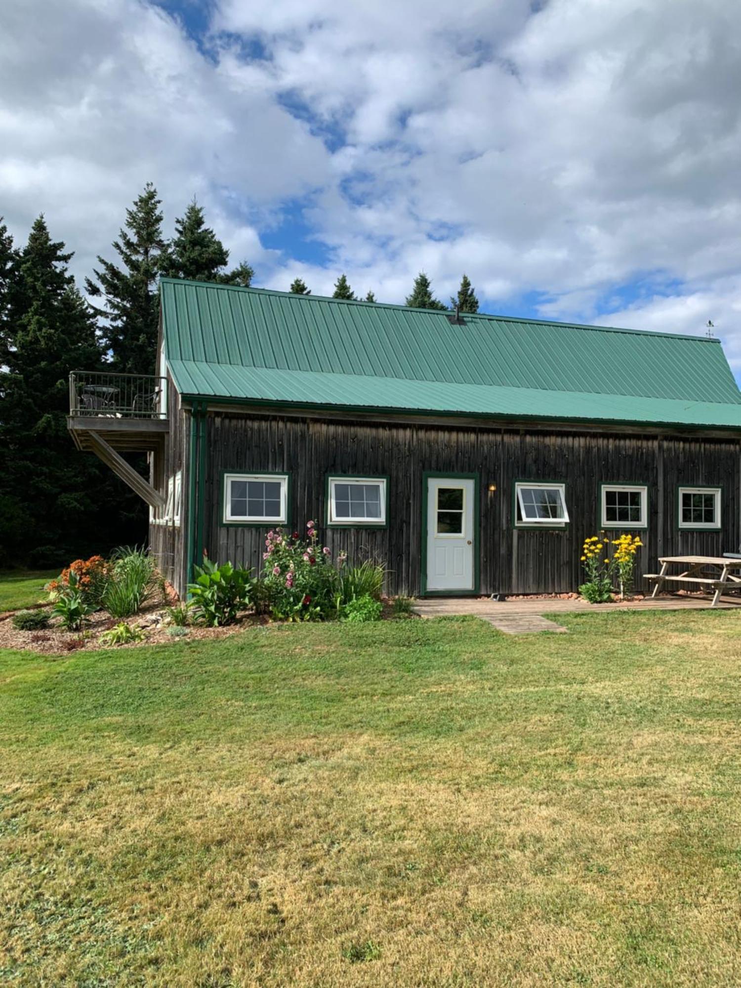 The Barn At Spry Point Hostel Little Pond Exterior photo